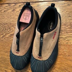 Ryka Brown Suede Leather Zip Top Oxford Rubber Duck Shoes Size 9W K24064W-CR W